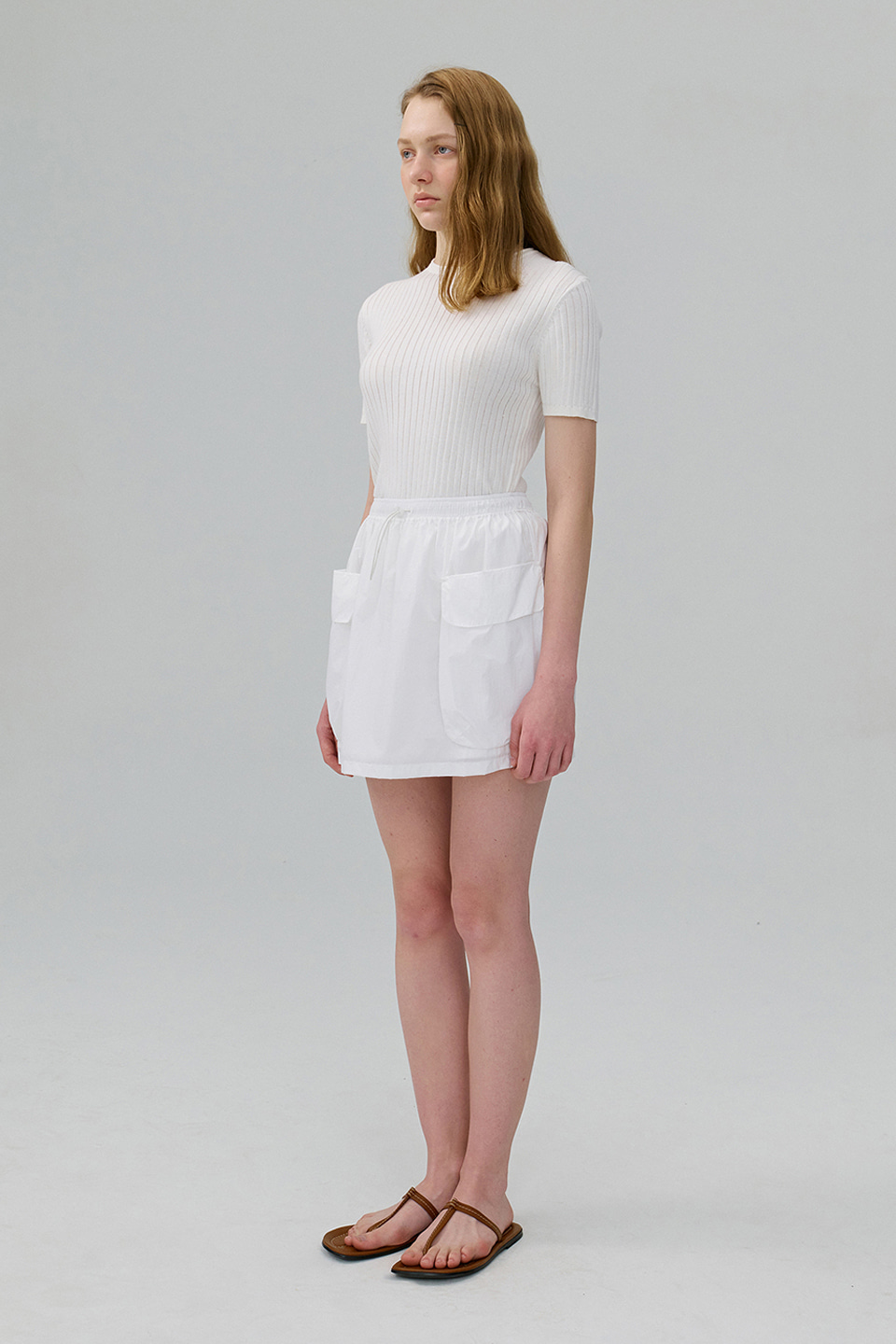 [Outlet] Back Cut-Out Top_IVORY